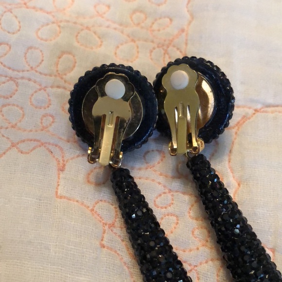 🎉24. Collection Crystal encrusted button Clip back long dangling earrings + bag - Picture 5 of 8